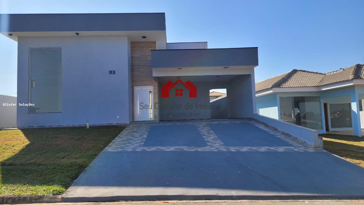 Casa de Condomínio à venda com 3 quartos, 200m² - Foto 2