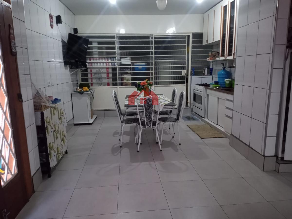 Casa à venda com 4 quartos, 230m² - Foto 7