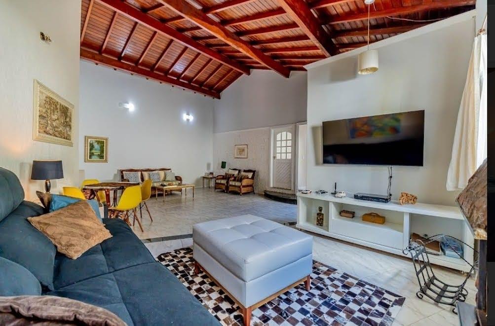 Casa de Condomínio à venda com 3 quartos, 321m² - Foto 2