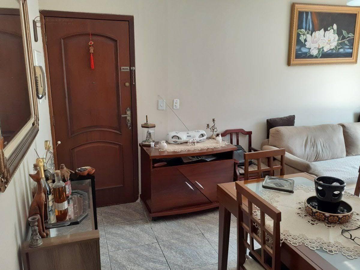 Apartamento à venda com 2 quartos, 69m² - Foto 1