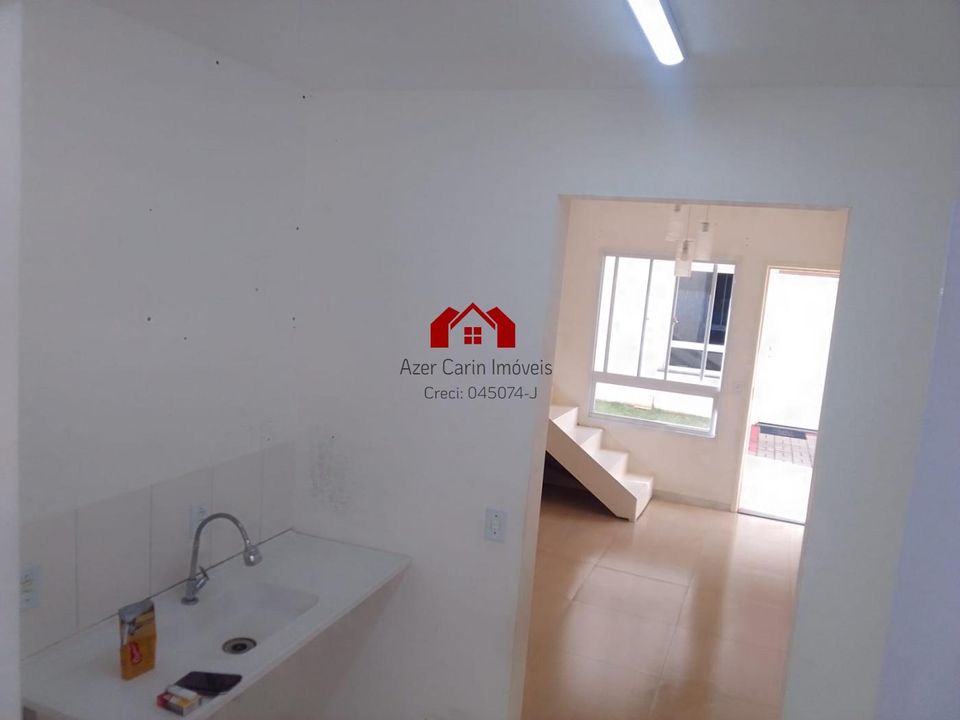 Casa à venda com 2 quartos, 48m² - Foto 1