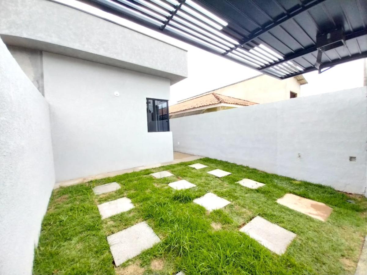 Casa à venda com 2 quartos, 67m² - Foto 1