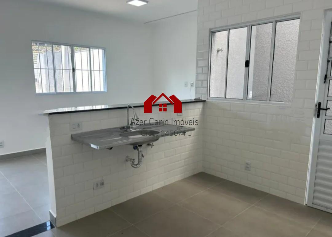 Casa à venda com 3 quartos, 70m² - Foto 4