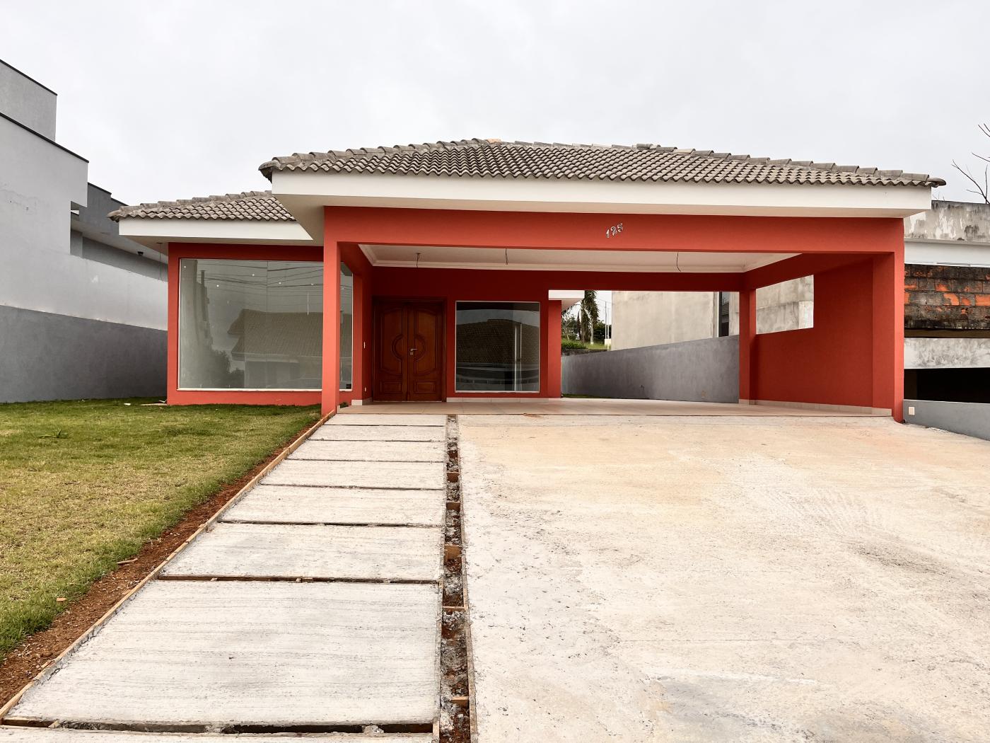 Casa de Condomínio à venda com 3 quartos, 220m² - Foto 1