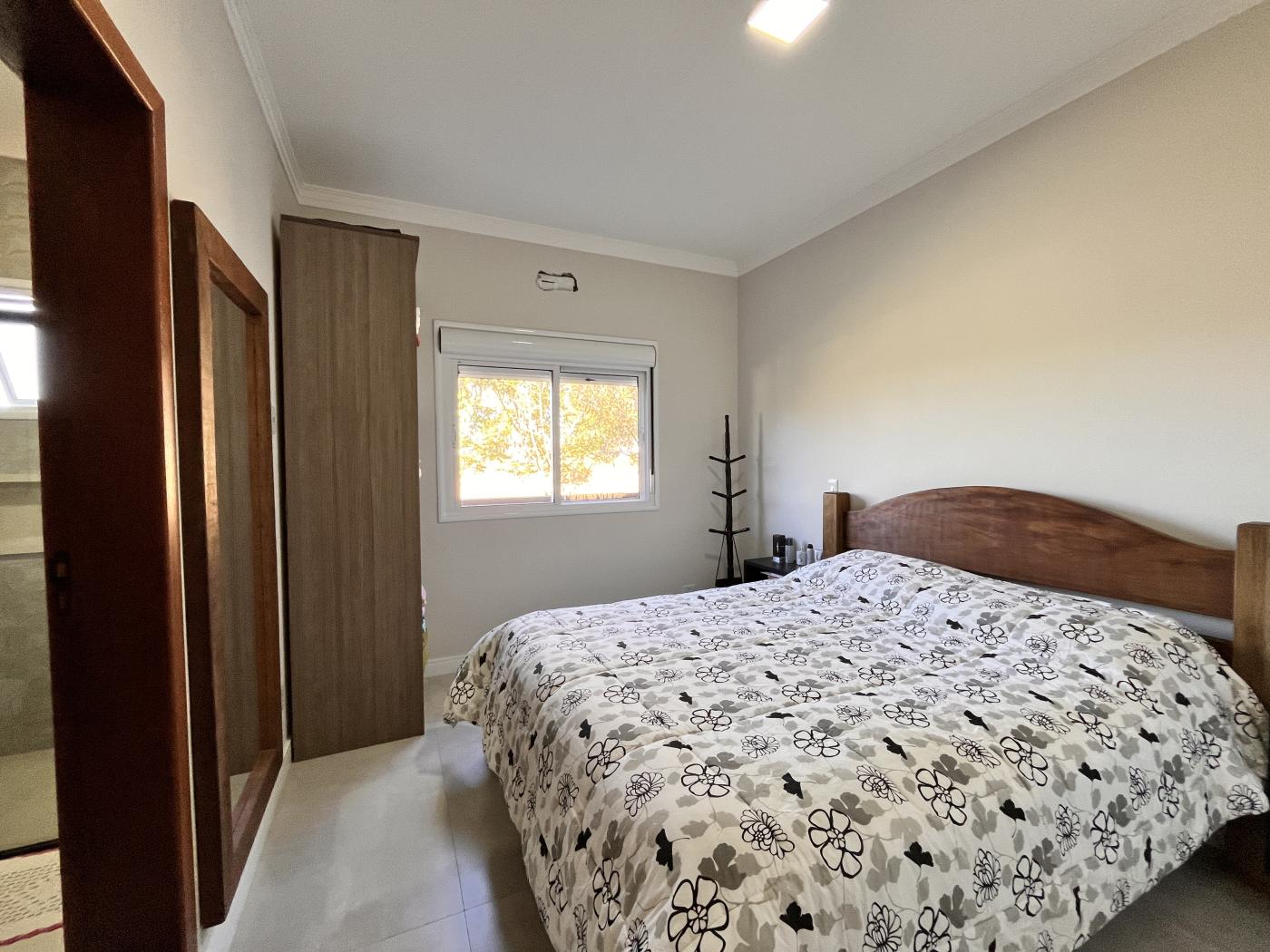 Casa à venda com 3 quartos, 200m² - Foto 11