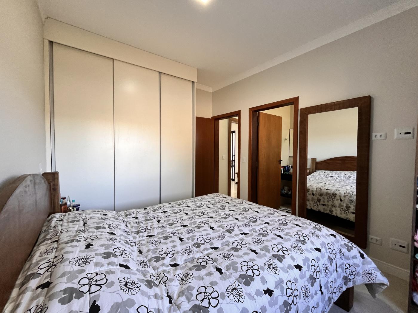 Casa à venda com 3 quartos, 200m² - Foto 12